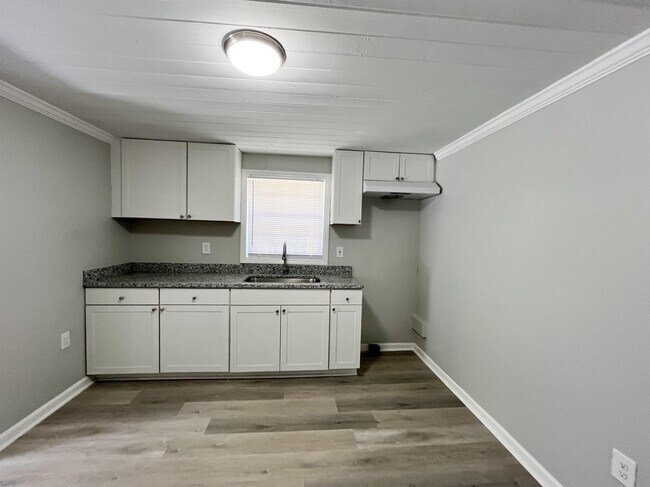 Foto del edificio - 871 W 11th St