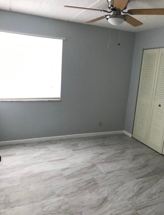 Foto del edificio - 1813 Fairview Villas Dr