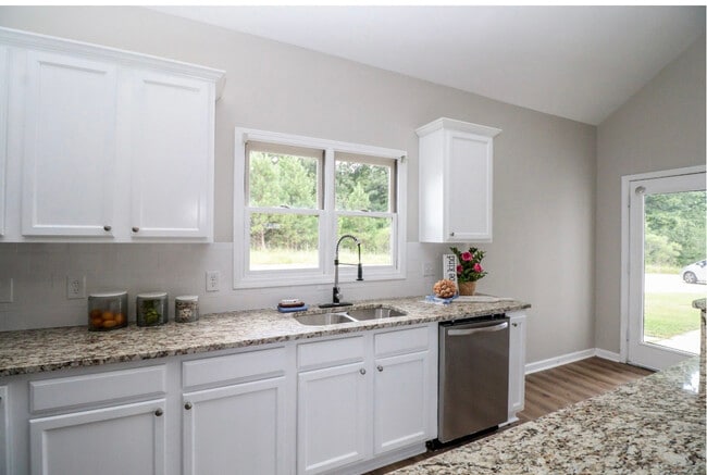 Building Photo - 439 Olive Branch Way