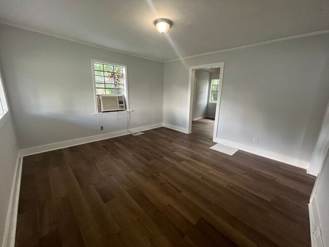 Building Photo - 1 bedroom 1 bathroom house in West Tuscaloosa