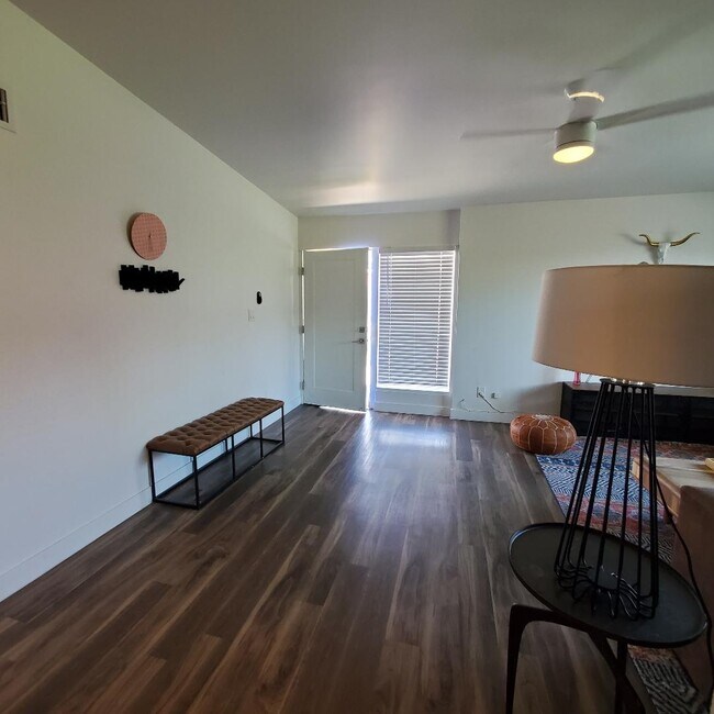 Foto del edificio - 1545 W Colter St