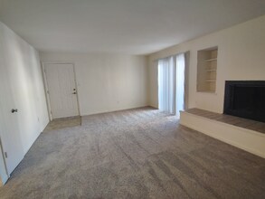 Building Photo - 600 Reusens Rd