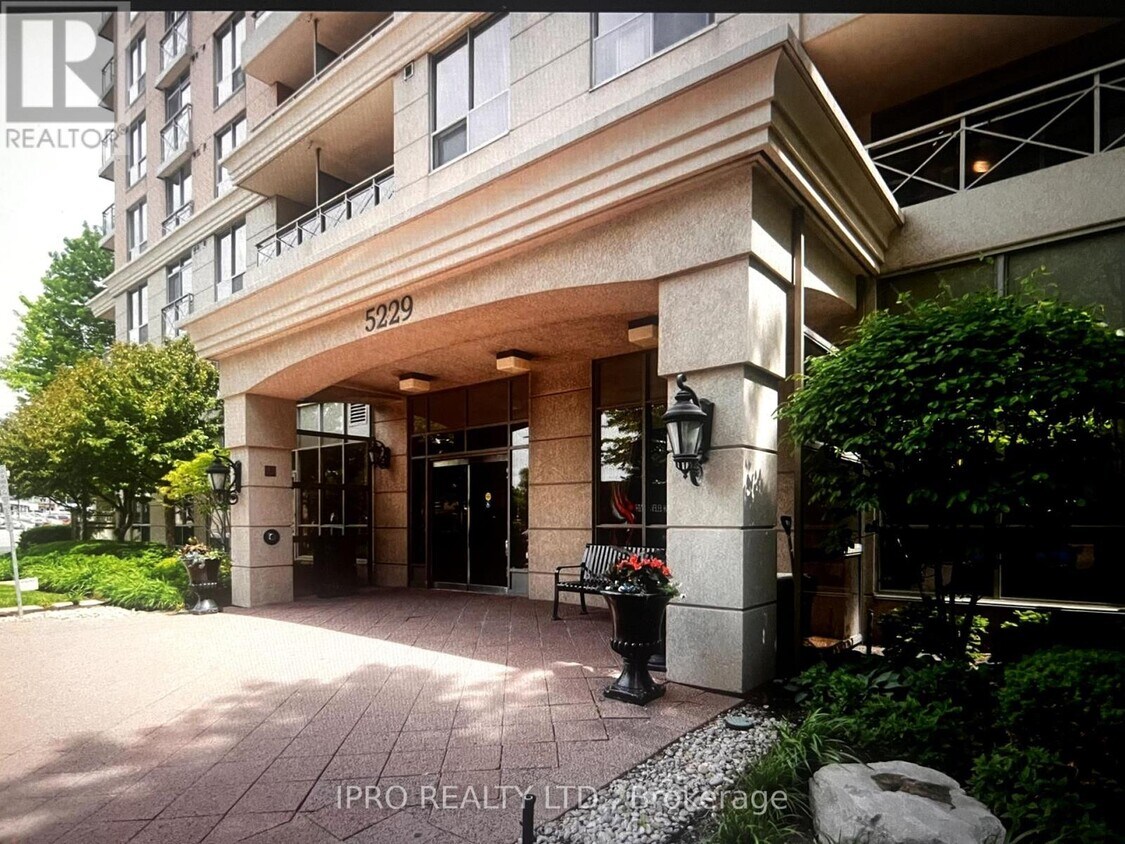 Photo principale - 5229-5229 Dundas St W