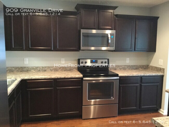 Building Photo - 3 BD, 3 BA Townhome: Triple Blackman Schools