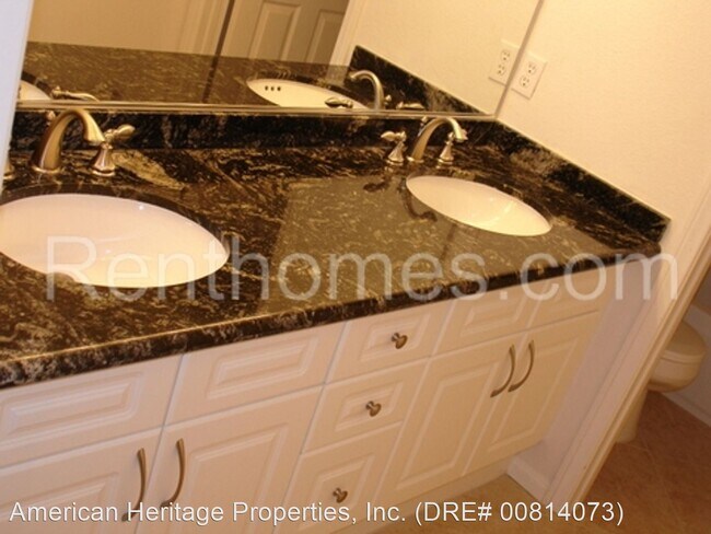 Foto del edificio - 5 br, 3 bath House - 11582 Tree Hollow Lane
