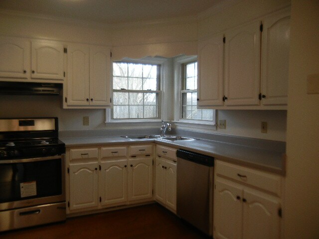 Building Photo - 1639 Lillian Ct