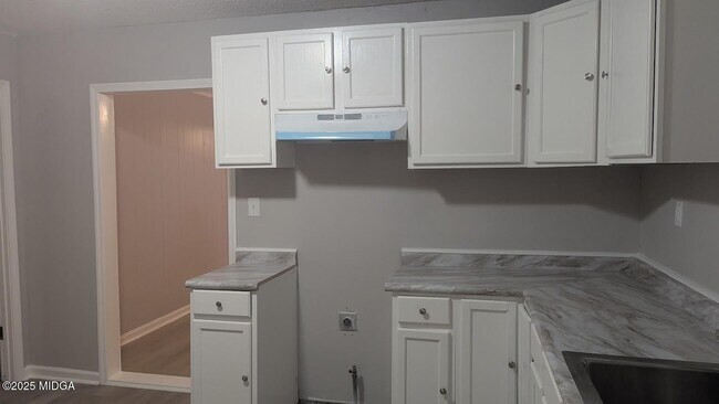 Building Photo - 3444 Mogul Rd
