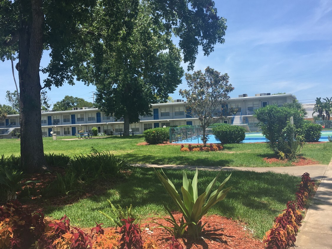 Park Apartments Apartments 1049 Brentwood Dr Daytona Beach, FL