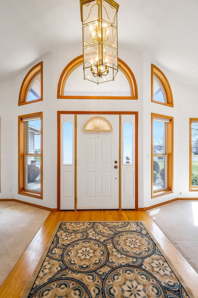 Building Photo - Beautiful Large Home in Ridgeview Estates