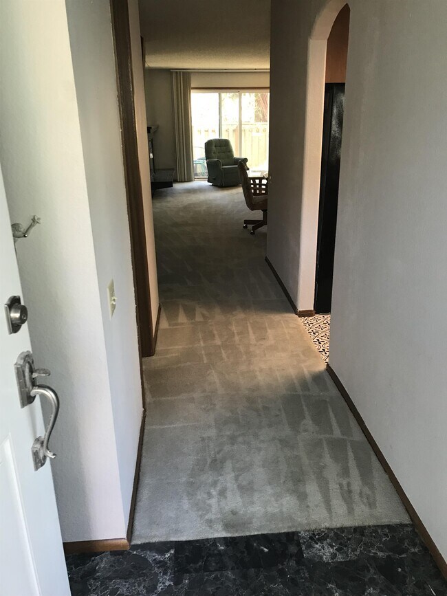 Foto del edificio - 145 NW 33rd St