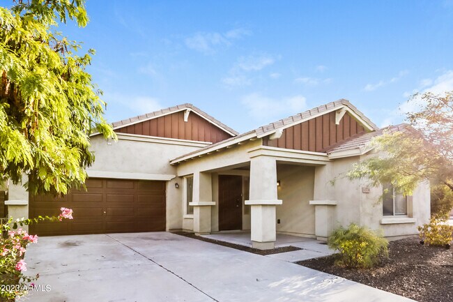 Foto del edificio - 12738 W Desert Mirage Dr
