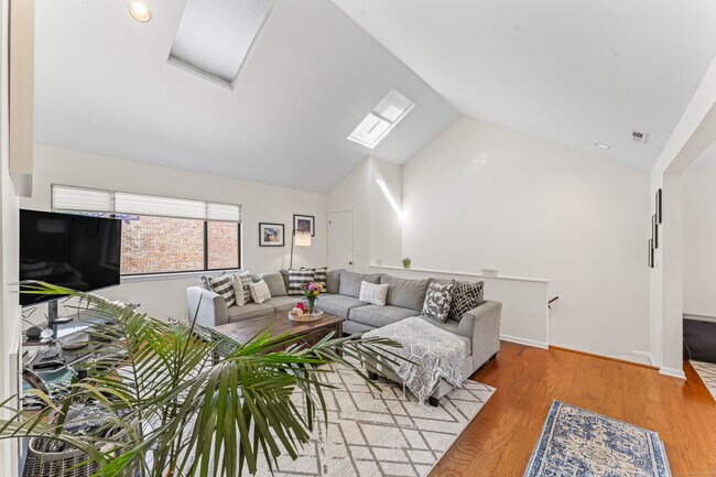 Foto del edificio - 2289 Bedford St