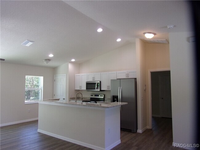 Foto del edificio - 916 N Independence Hwy