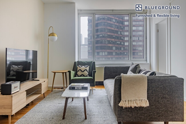 Building Photo - 635 W 42nd St