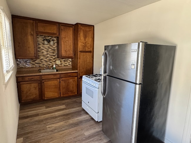 Building Photo - 300 Delmar Ct