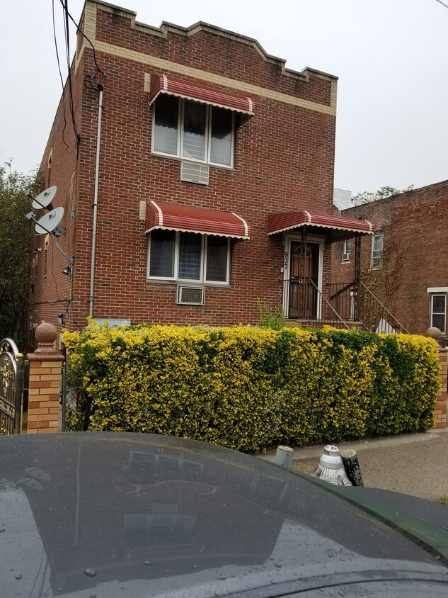 Primary Photo - 973 Hegeman Ave