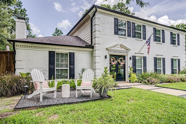Foto del edificio - 715 Thistlewood Dr