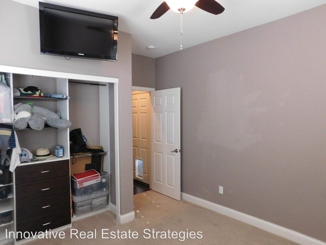 Building Photo - 3 br, 2 bath House - 1081 Robin Leaf Court