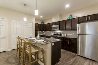 A1 774 SQ FT 1 Bed 1 Bath - The View at Horizon Ridge