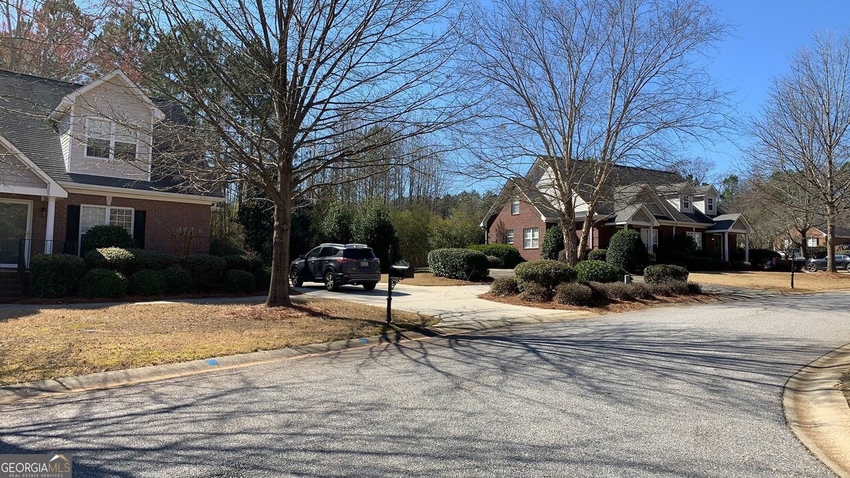 Building Photo - 1062 Canter Bend