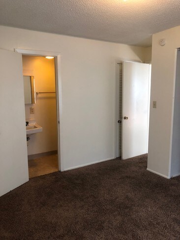 Foto del edificio - Courtyard Apartments