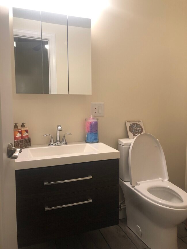 Bathroom - 1727 Meriden Rd