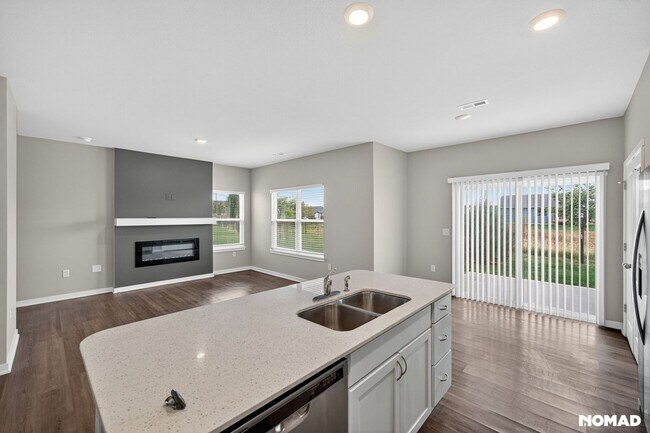 Foto del edificio - Charming 3BR House in Urbandale