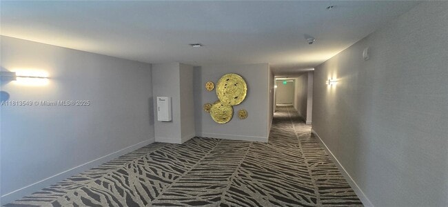 Building Photo - 7910 Harbor Island Dr