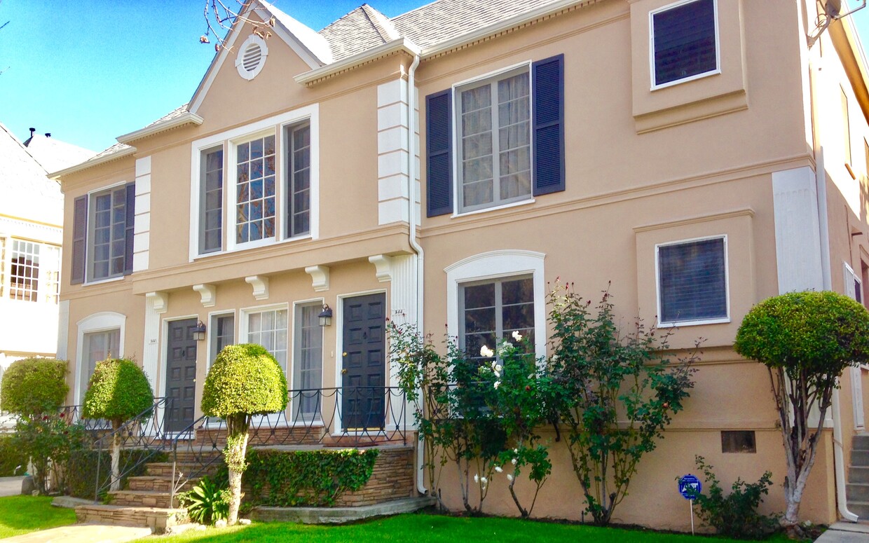 Foto principal - 344 1/2 N Sycamore Ave