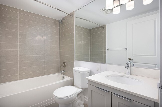 Building Photo - 297 Queens Ave