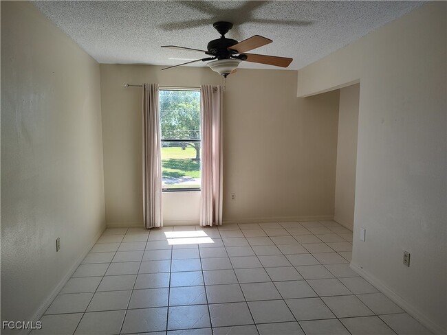 Foto del edificio - 9265 Lake Park Dr