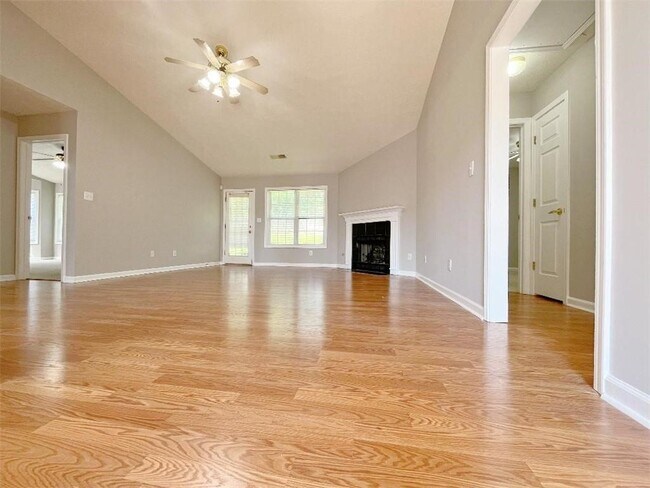 Building Photo - 408 Lee Miller Dr