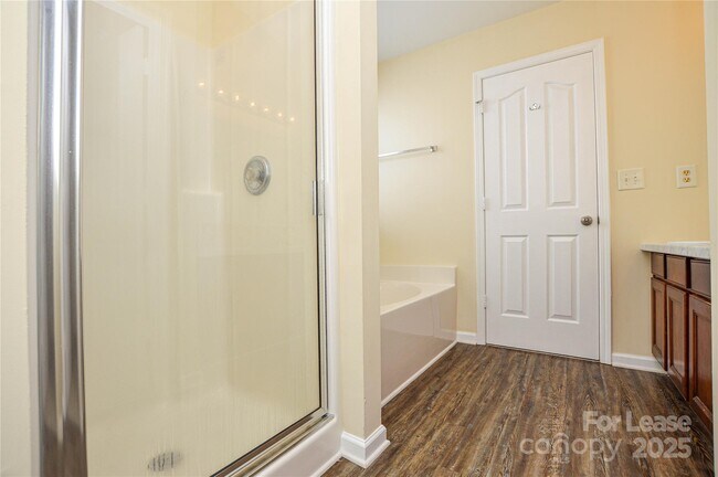 Building Photo - 6754 Sequoia Hills Dr