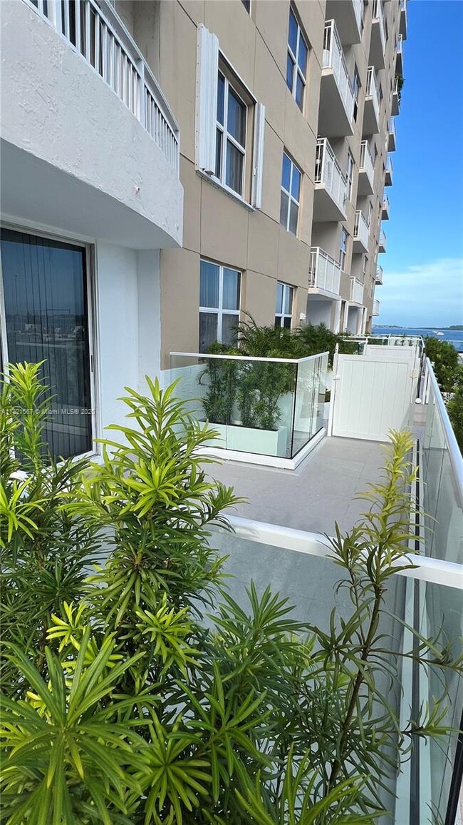 Building Photo - 770 Claughton Island Dr
