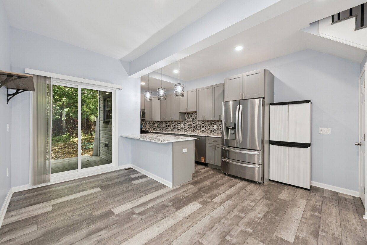 Foto principal - 305 N Graham St