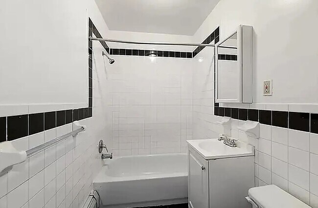 Foto del edificio - 375 Pleasant Avenue
