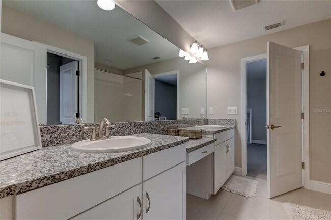 Foto del edificio - 13118 Jeter Creek Dr