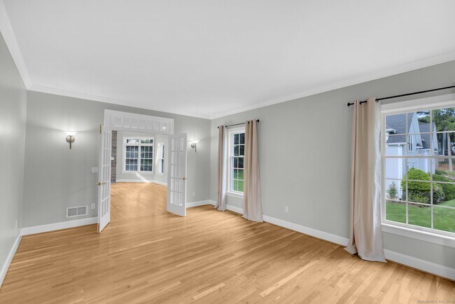 Foto del edificio - 1591 Diamond Lake Rd