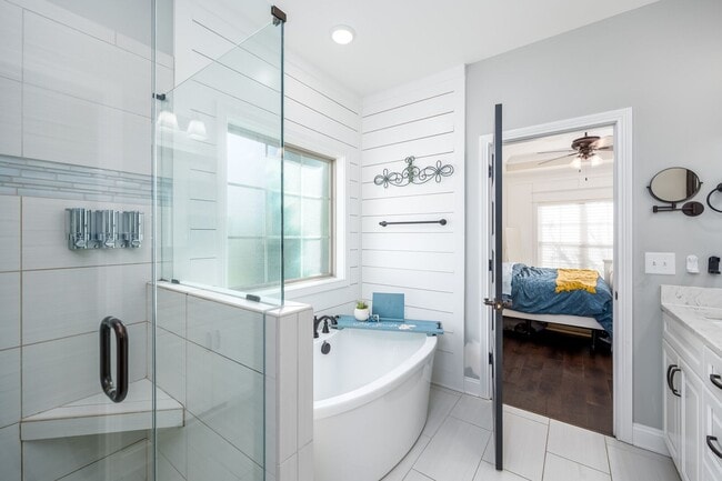 Building Photo - Absolutely Stunning Home in Copperstone Su...