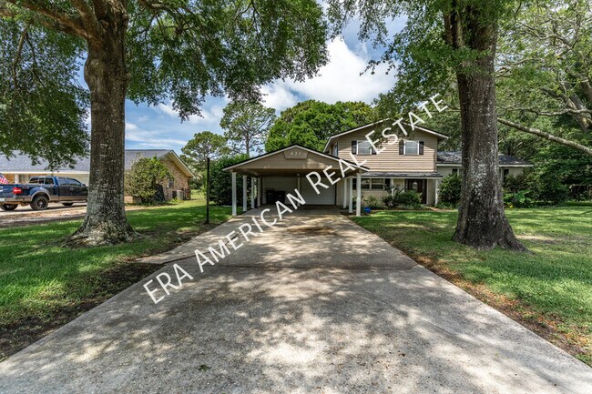 Foto del edificio - 631 Country Club Ave NE
