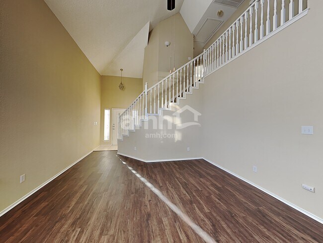 Building Photo - 2039 Raven Lane