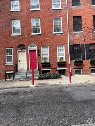 Building Photo - 320 S Juniper St