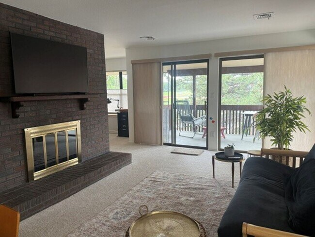 Foto del edificio - Quality Fully Furnished Apartment, All-Inc...