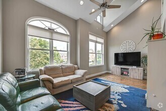 Building Photo - 172 Price Ct