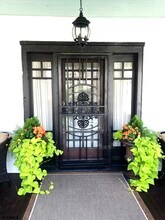 Building Photo - 24 S Vassar Square