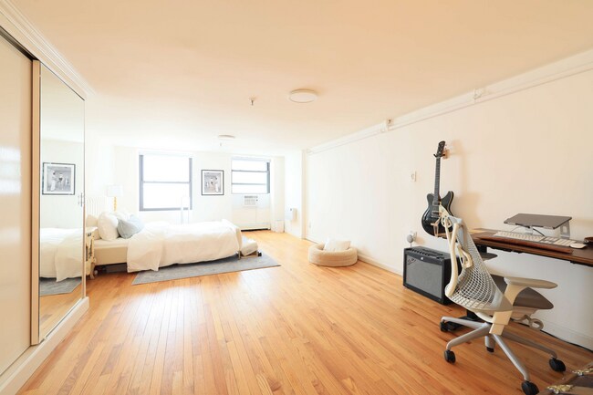 Foto del edificio - 356 Broadway