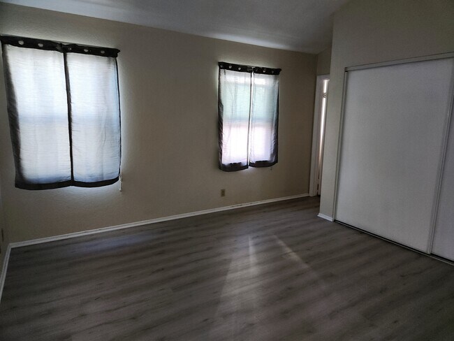 Main Bedroom - 1208 Roswell Ave
