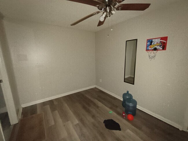 Building Photo - zaya2467