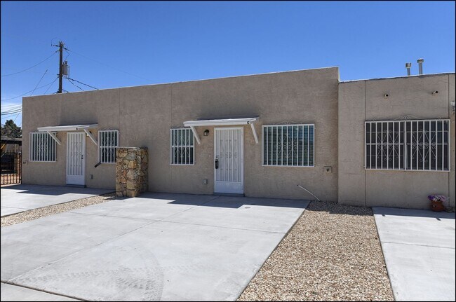 Foto del edificio - 4626 Maxwell Ave