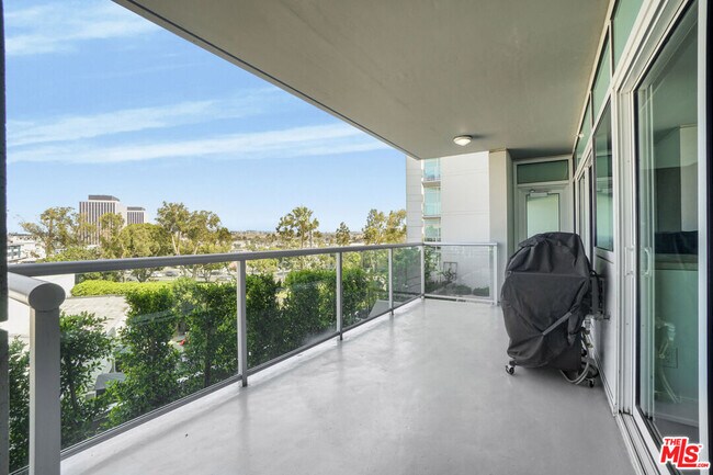 Foto del edificio - 13600 Marina Pointe Dr